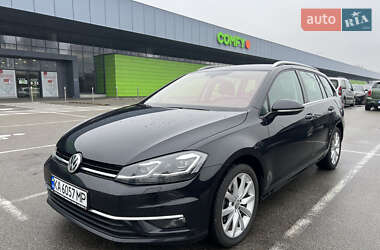 Универсал Volkswagen Golf 2020 в Киеве