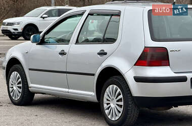 Хэтчбек Volkswagen Golf 2003 в Киеве