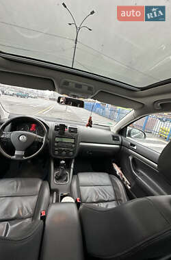 Универсал Volkswagen Golf 2009 в Софиевской Борщаговке