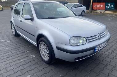 Хетчбек Volkswagen Golf 2002 в Чернівцях