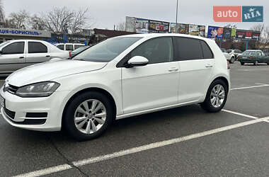 Хэтчбек Volkswagen Golf 2015 в 
