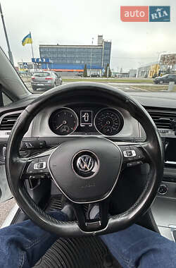 Хэтчбек Volkswagen Golf 2015 в 