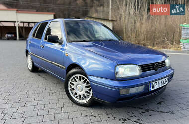 Хэтчбек Volkswagen Golf 1996 в Межгорье