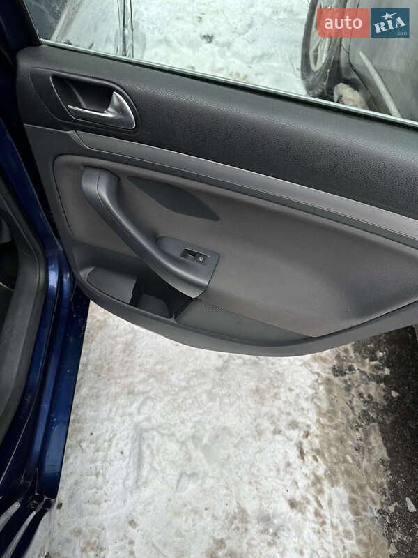 Универсал Volkswagen Golf 2009 в Броварах