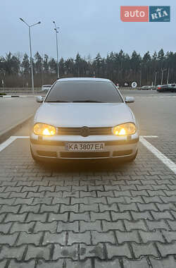 Хетчбек Volkswagen Golf 2000 в Києві