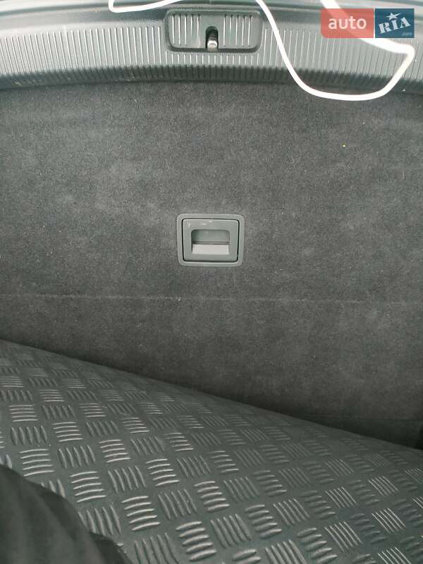 Універсал Volkswagen Golf 2009 в Луцьку