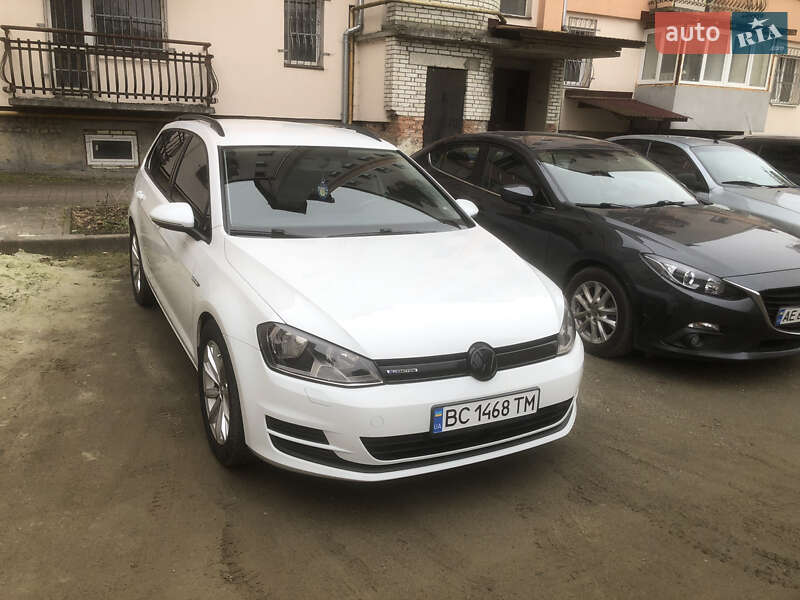 Универсал Volkswagen Golf 2015 в Стрые