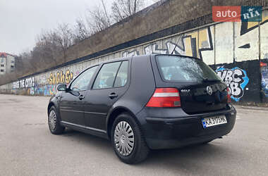 Хетчбек Volkswagen Golf 2003 в Києві