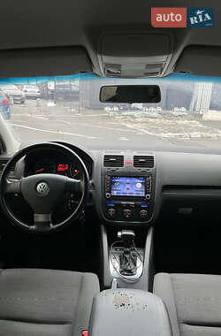 Хетчбек Volkswagen Golf 2008 в Києві