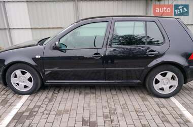 Хетчбек Volkswagen Golf 2002 в Луцьку