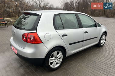 Хетчбек Volkswagen Golf 2005 в Охтирці