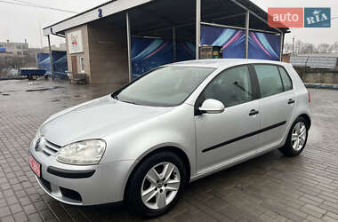 Хетчбек Volkswagen Golf 2005 в Охтирці