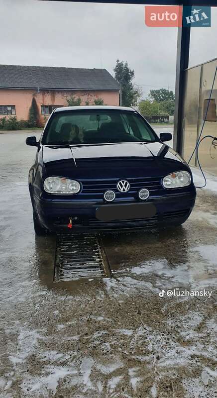 Хетчбек Volkswagen Golf 1999 в Чернівцях
