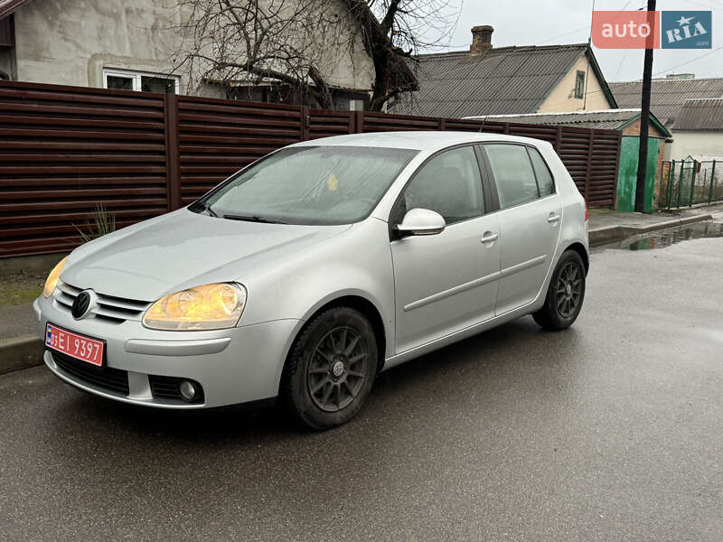 Хэтчбек Volkswagen Golf 2008 в Луцке