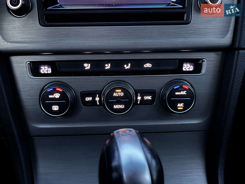 Хетчбек Volkswagen Golf 2014 в Чернівцях