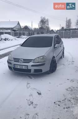 Хетчбек Volkswagen Golf 2005 в Полонному