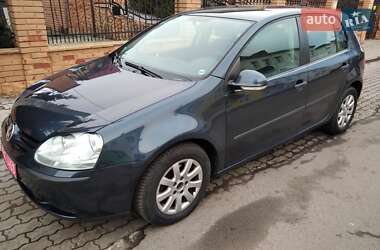 Хетчбек Volkswagen Golf 2005 в Дубні