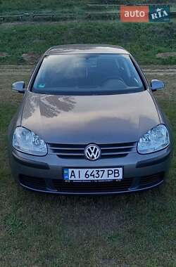 Хетчбек Volkswagen Golf 2004 в Обухові