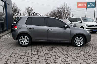 Хэтчбек Volkswagen Golf 2010 в 