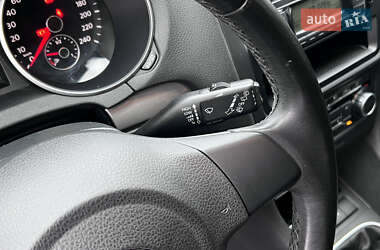 Хэтчбек Volkswagen Golf 2010 в 