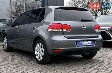 Хэтчбек Volkswagen Golf 2010 в 