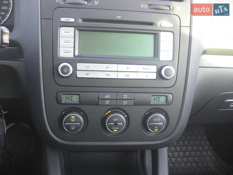 Хетчбек Volkswagen Golf 2007 в Івано-Франківську