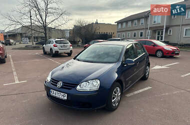 Хэтчбек Volkswagen Golf 2004 в Киеве