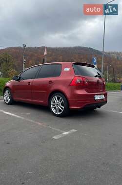 Хетчбек Volkswagen Golf 2005 в Чернівцях