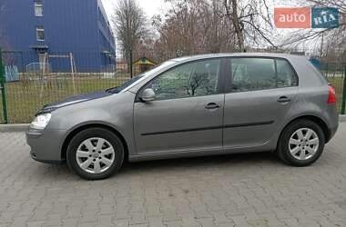 Хэтчбек Volkswagen Golf 2005 в Томаковке