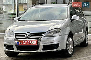 Універсал Volkswagen Golf 2008 в Житомирі