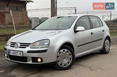 Хетчбек Volkswagen Golf 2004 в Миргороді