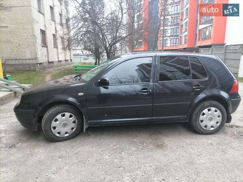 Хетчбек Volkswagen Golf 2001 в Хмельницькому