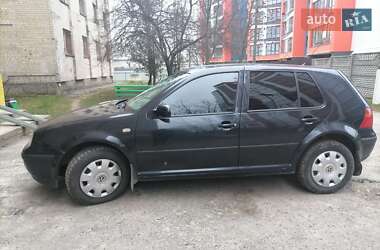 Хэтчбек Volkswagen Golf 2001 в 