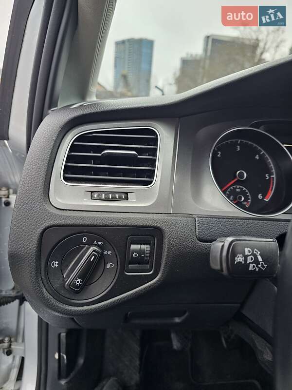 Універсал Volkswagen Golf 2014 в Києві