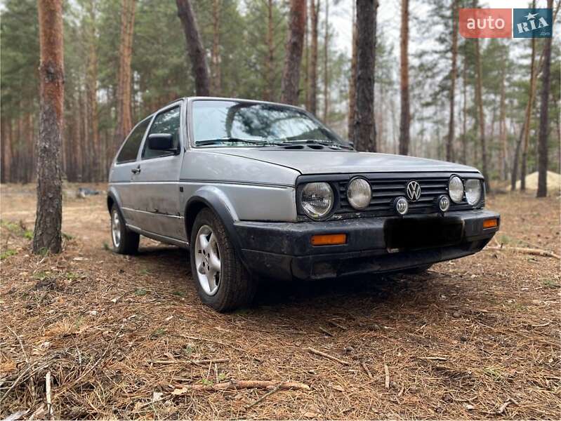 Хэтчбек Volkswagen Golf 1985 в Изюме