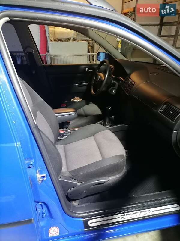 Универсал Volkswagen Golf 2001 в Львове