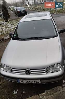 Хетчбек Volkswagen Golf 1999 в Хирові