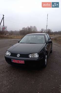 Хэтчбек Volkswagen Golf 2002 в Полтаве