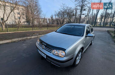 Хетчбек Volkswagen Golf 2003 в Рівному