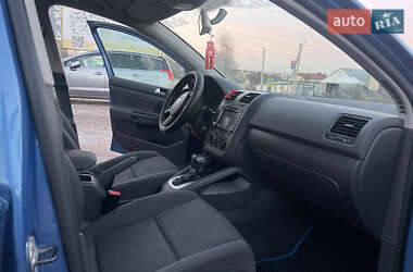 Хетчбек Volkswagen Golf 2004 в Тернополі