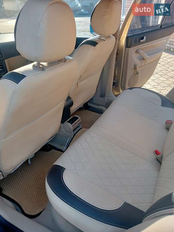 Хетчбек Volkswagen Golf 2000 в Хмельницькому