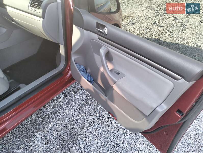 Хетчбек Volkswagen Golf 2004 в Рівному фото 29 Хетчбек Volkswagen Golf 2004 в Рівному