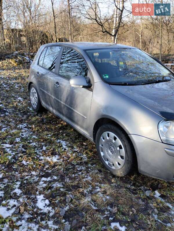 Хэтчбек Volkswagen Golf 2007 в Вишневце