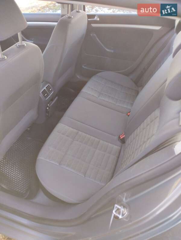 Хэтчбек Volkswagen Golf 2007 в Вишневце