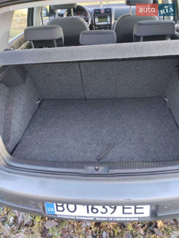 Хэтчбек Volkswagen Golf 2007 в Вишневце