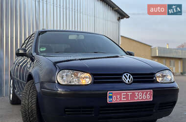 Хетчбек Volkswagen Golf 2002 в Березані