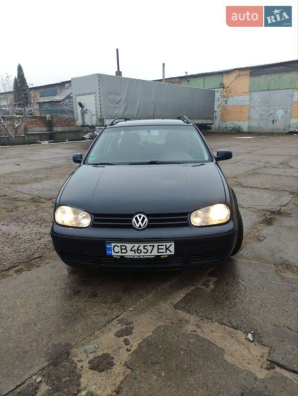 Універсал Volkswagen Golf 2000 в Чернігові