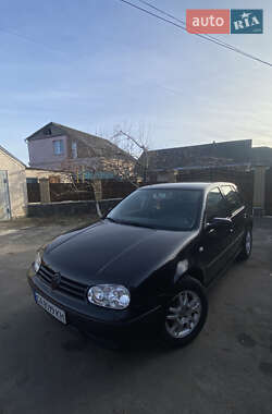 Хетчбек Volkswagen Golf 2002 в Звенигородці