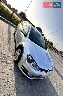 Універсал Volkswagen Golf 2013 в Чернівцях