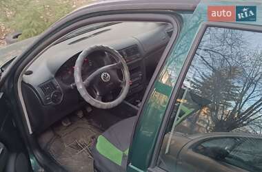 Хэтчбек Volkswagen Golf 2001 в Львове